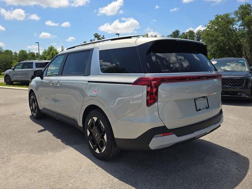 Ivory 2026 Kia Carnival EX