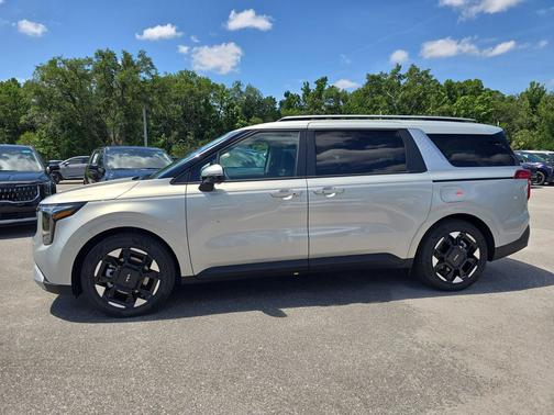 Ivory 2026 Kia Carnival EX