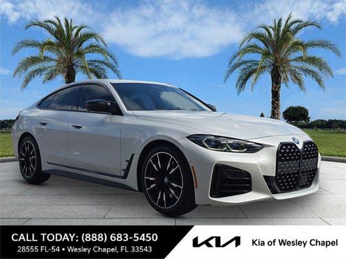 Mineral White Metallic 2022 BMW M440 i xDrive