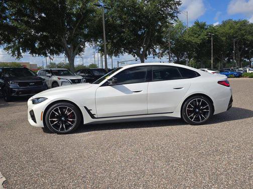 Mineral White Metallic 2022 BMW M440 i xDrive