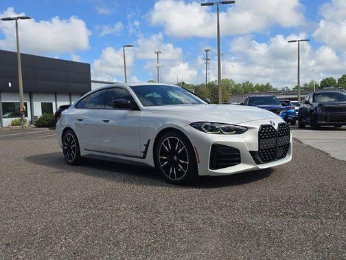 Mineral White Metallic 2022 BMW M440 i xDrive