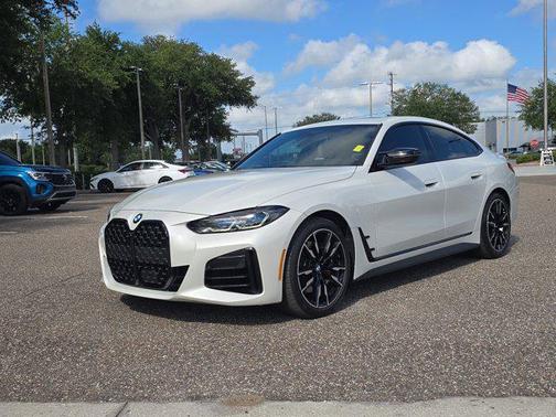 Mineral White Metallic 2022 BMW M440 i xDrive