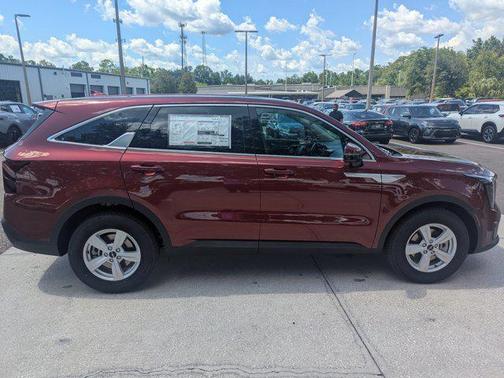 2025 Kia Sorento LX