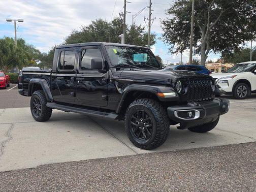 2022 Jeep Gladiator Sport S