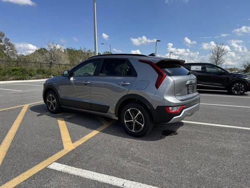 2025 Kia Niro LX