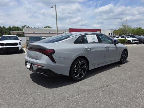2025 Kia K5 GT-Line