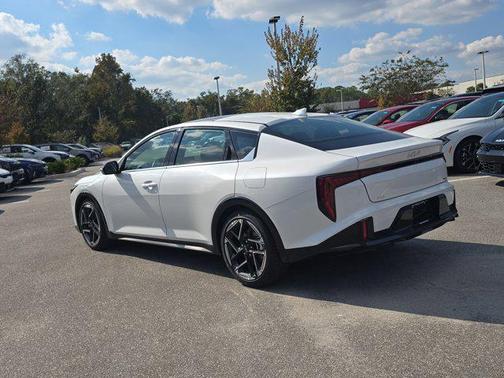 2025 Kia K4 GT-Line