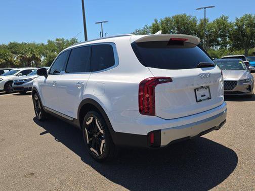Glacial White Pearl 2024 Kia Telluride S