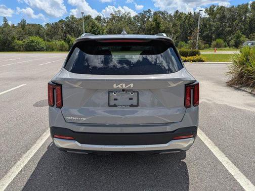 2025 Kia Sorento EX