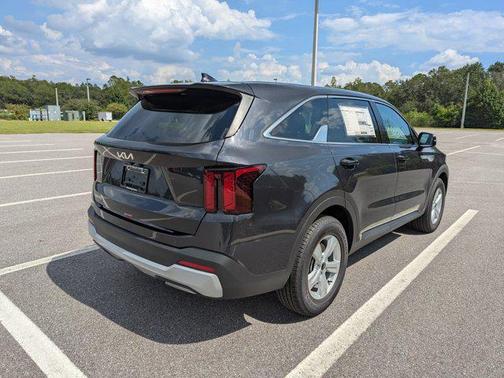 2025 Kia Sorento LX