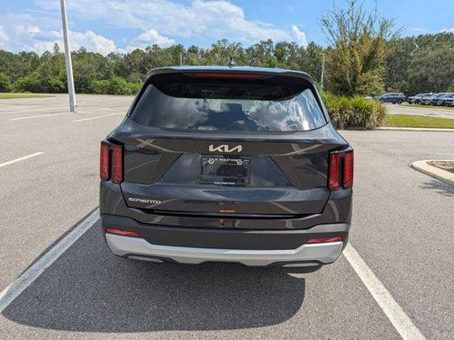 2025 Kia Sorento LX