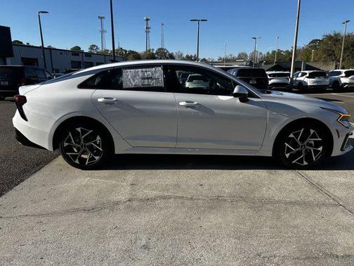 2025 Kia K5 EX