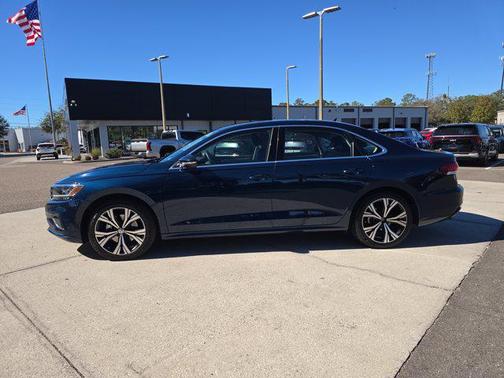 2022 Volkswagen Passat 2.0T SE