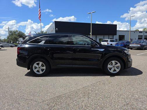 2023 Kia Sorento LX