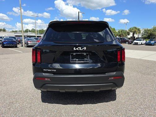 2023 Kia Sorento LX