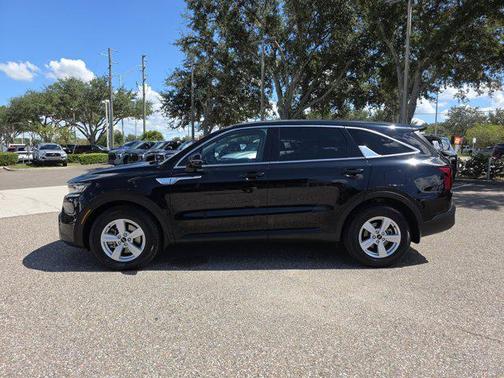 2023 Kia Sorento LX