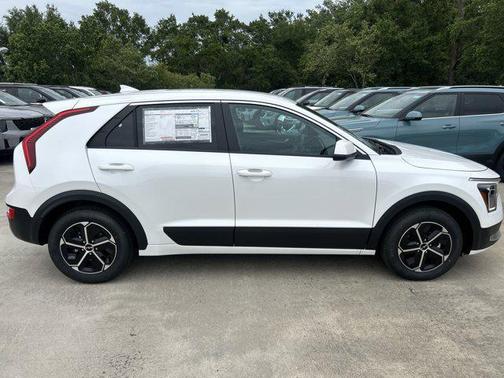 2025 Kia Niro LX