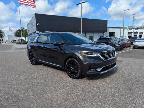 2022 Kia Carnival SX