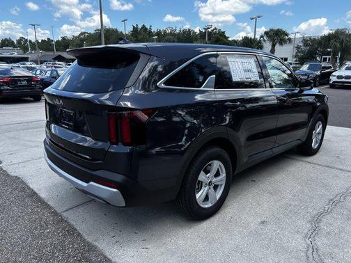 2025 Kia Sorento LX