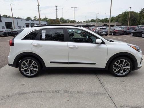 2022 Kia Niro Touring SE