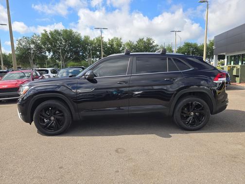 Deep Black Pearl 2023 Volkswagen Atlas Cross Sport 3.6L V6 SE w/Technology