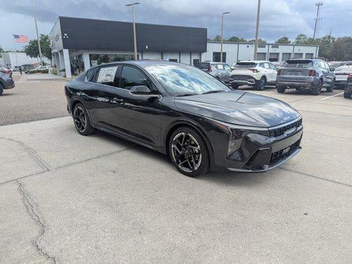 2025 Kia K4 GT-Line