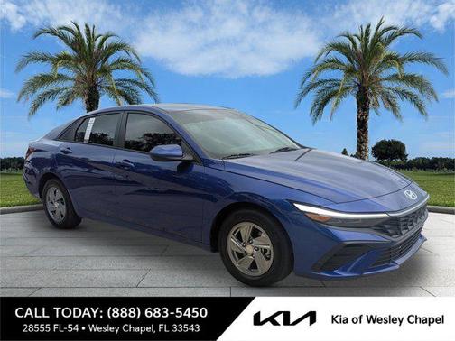 2024 Hyundai ELANTRA SE