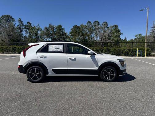 2025 Kia Niro LX