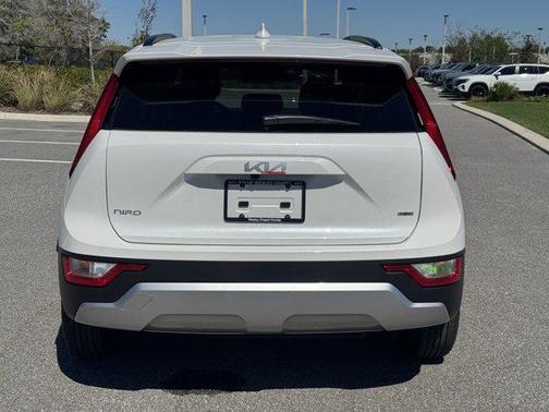 2025 Kia Niro LX