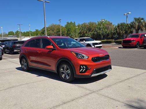 Solar Orange 2022 Kia Niro LXS