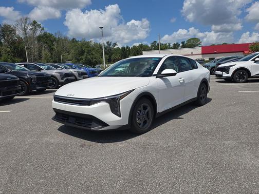 White Pearl 2026 Kia K4 LXS