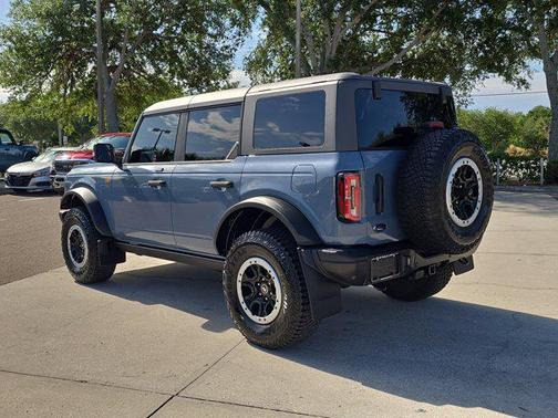 Azure Gray Metallic Tri-Coat 2023 Ford Bronco Badlands