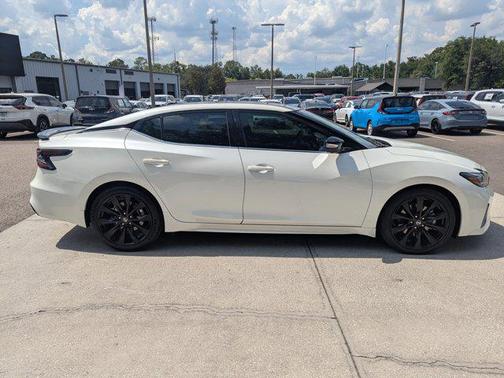 2022 Nissan Maxima SR Xtronic CVT