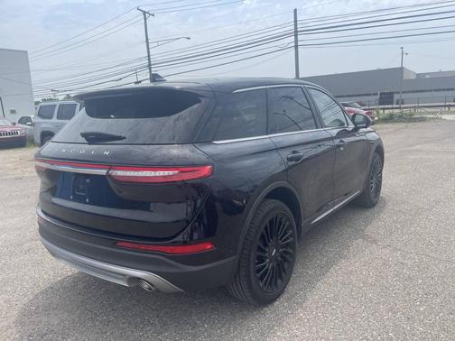 2024 Lincoln Corsair Premiere