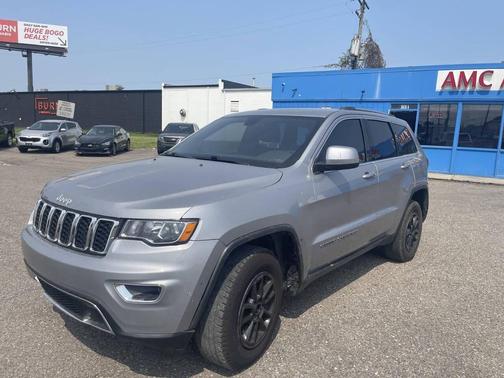 2020 Jeep Grand Cherokee Laredo