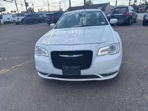 2016 Chrysler 300 S