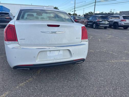 2016 Chrysler 300 S