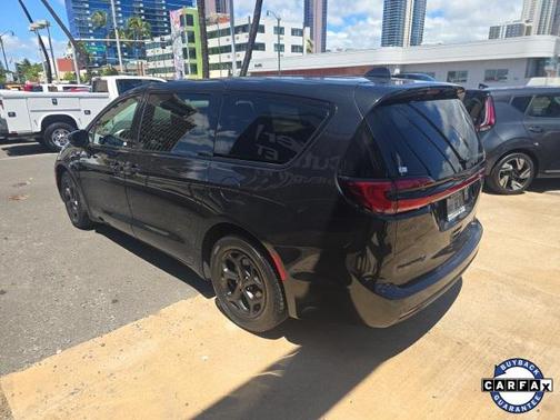 2022 Chrysler Pacifica Hybrid Touring L
