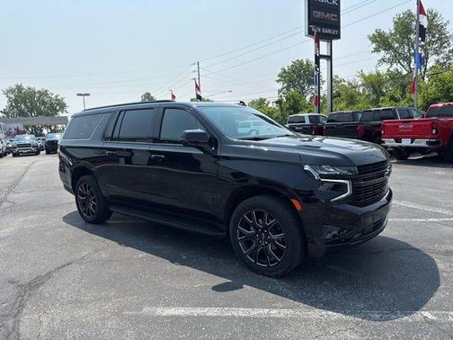 2023 Chevrolet Suburban RST