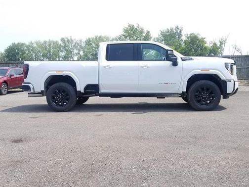 2025 GMC Sierra 2500 AT4