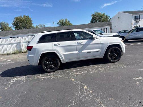 Bright White Clearcoat 2015 Jeep Grand Cherokee Altitude