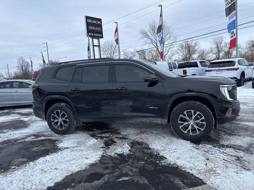2025 GMC Acadia AWD AT4