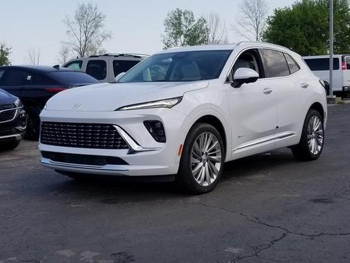 Iridescent White Tricoat 2026 Buick Envision Avenir AWD