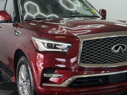 2021 INFINITI QX80 Luxe
