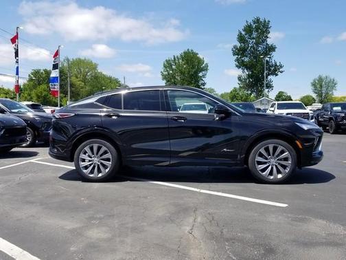 Ebony Twilight Metallic 2026 Buick Envista Avenir FWD