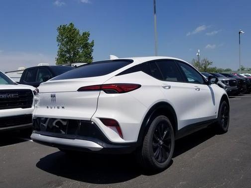 Summit White 2026 Buick Envista Sport Touring FWD