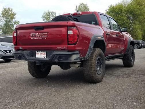 2025 GMC Canyon AT4