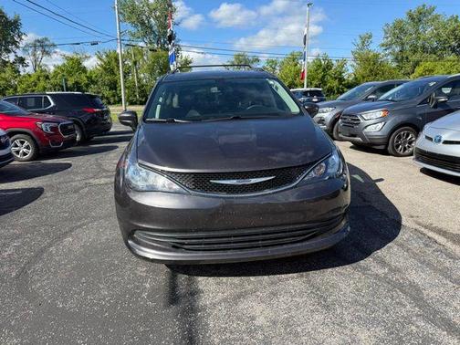 2020 Chrysler Voyager LXI