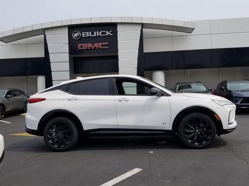 Summit White 2026 Buick Envista Sport Touring FWD