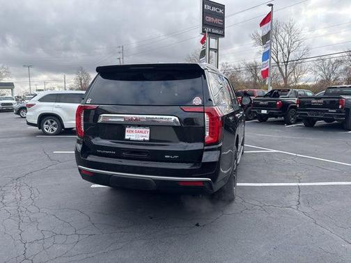 2023 GMC Yukon SLT